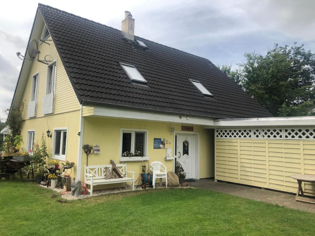 Luely Homestay Lutjensee